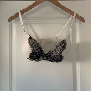 Victoria’s Secret Miraculous Plunge Bra 34D